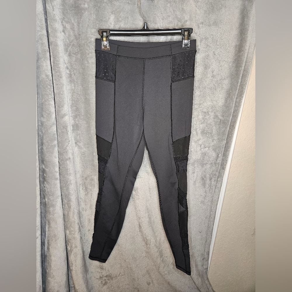 Lululemon Just Breathe Mesh Pant in Black - Approx Size 8